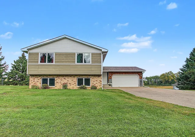 Photo 2 of Single family home for sale at 11409 Manning Trl N, Stillwater, MN 55082 | MLS# 7154407 | Listing updated on 2026-10-03