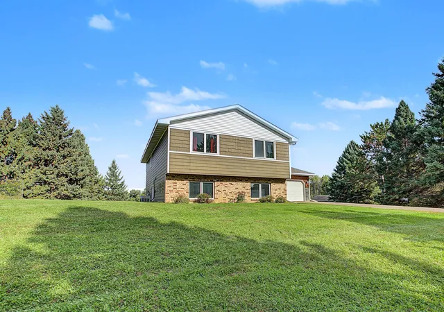 Photo 4 of Single family home for sale at 11409 Manning Trl N, Stillwater, MN 55082 | MLS# 7154407 | Listing updated on 2026-10-03