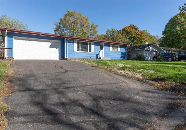 Photo 4 of Single family home for sale at 1109 16th Avenue E, Menomonie, WI 54751 | MLS# 7154422 | Listing updated on 2026-10-06