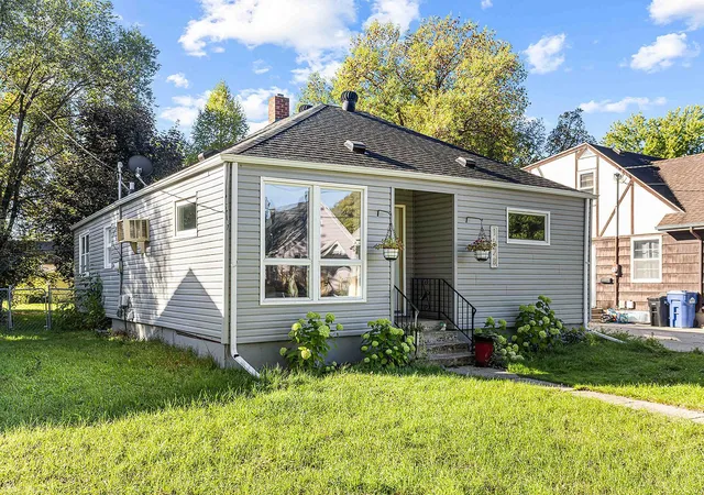 Photo 1 of Single family home for sale at 1528 8th Avenue S, Fargo, ND 58103 | MLS# 7154434 | Listing updated on 2026-10-03