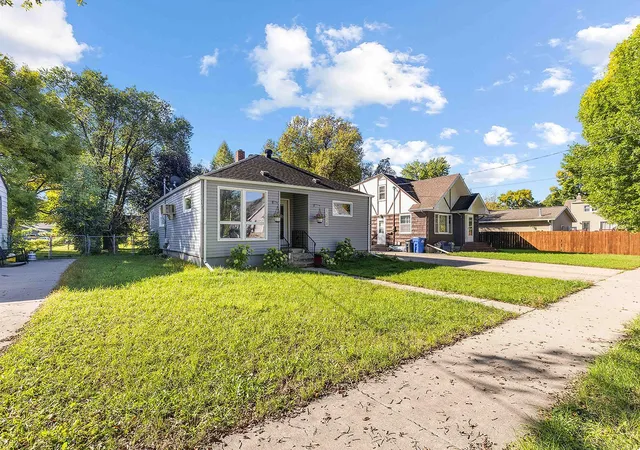 Photo 2 of Single family home for sale at 1528 8th Avenue S, Fargo, ND 58103 | MLS# 7154434 | Listing updated on 2026-10-03