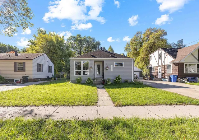 Photo 3 of Single family home for sale at 1528 8th Avenue S, Fargo, ND 58103 | MLS# 7154434 | Listing updated on 2026-10-03