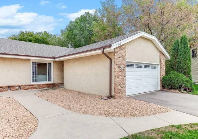 Photo 3 of House for sale at 17640 Ionia Ct, Lakeville, MN 55044 | MLS# 7154448 | Listing updated on 2026-10-03