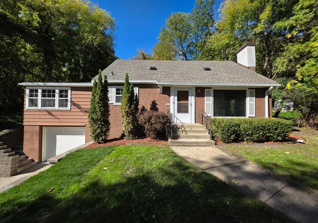 Photo 1 of Single family home for sale at 909 Old Lexington Ave, Saint Paul, MN 55116 | MLS# 7154456 | Listing updated on 2026-10-07