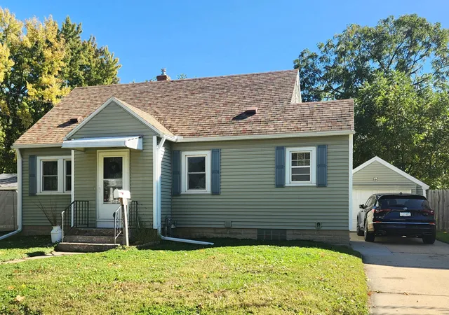 Photo 1 of Single family home for sale at 1010 3rd Avenue Se, Rochester, MN 55904 | MLS# 7154469 | Listing updated on 2026-10-16
