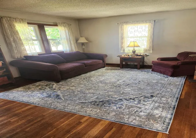 Photo 3 of Single family home for sale at 1010 3rd Avenue Se, Rochester, MN 55904 | MLS# 7154469 | Listing updated on 2026-10-16