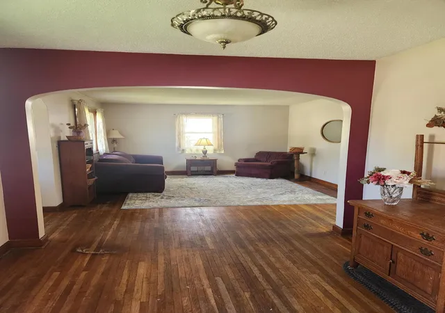 Photo 3 of Single family home for sale at 1010 3rd Avenue SE, Rochester, MN 55904 | MLS# 7154469 | Listing updated on 2026-10-16