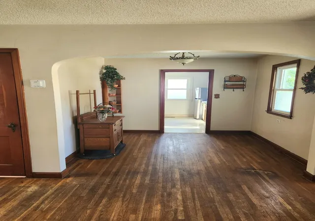 Photo 4 of Single family home for sale at 1010 3rd Avenue SE, Rochester, MN 55904 | MLS# 7154469 | Listing updated on 2026-10-16