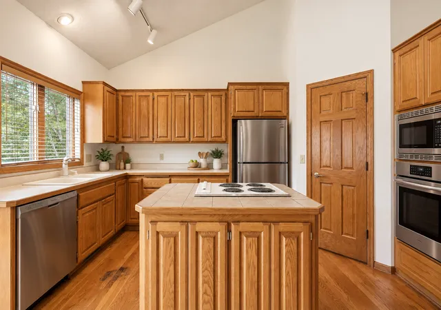 Photo 2 of Single family home for sale at 3200 Bent Tree Hills Dr, Saint Paul, MN 55112 | MLS# 7154473 | Listing updated on 2026-10-08