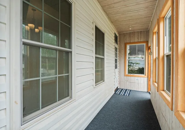 Photo 2 of Single family home for sale at 909 Park St, Saint Paul, MN 55117 | MLS# 7154477 | Listing updated on 2026-10-07