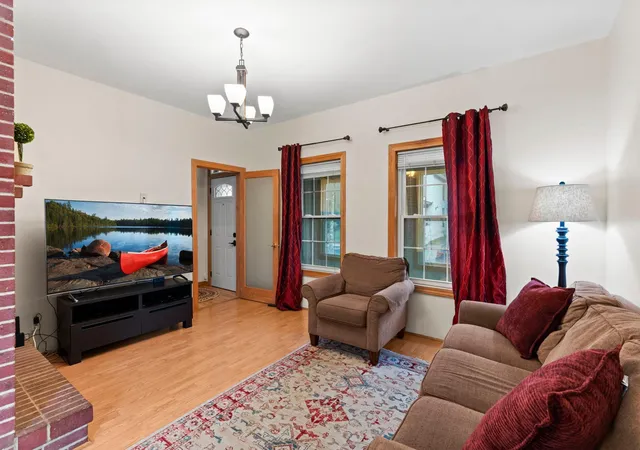 Photo 4 of Single family home for sale at 909 Park St, Saint Paul, MN 55117 | MLS# 7154477 | Listing updated on 2026-10-07