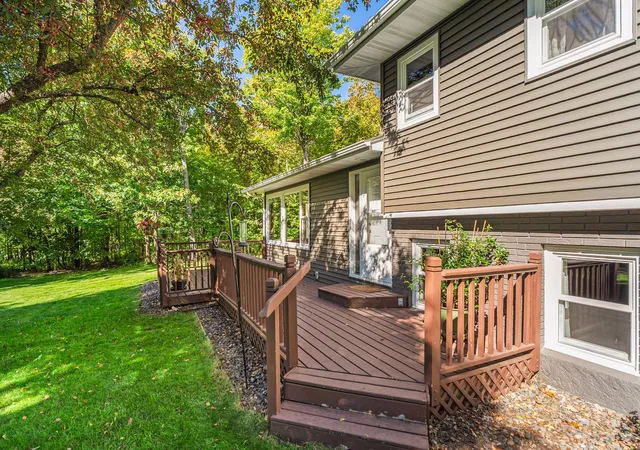 Photo 4 of Single family home for sale at 5731 Sunburst Dr, Duluth, MN 55810 | MLS# 7154486 | Listing updated on 2026-10-05
