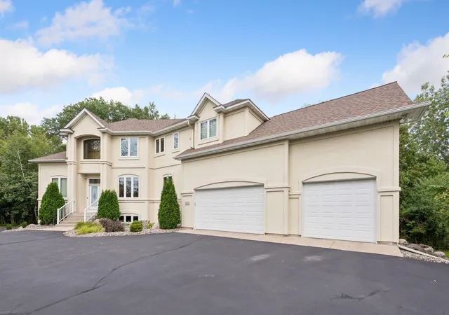 Photo 1 of Single family home for sale at 14831 Lac Lavon Dr, Burnsville, MN 55306 | MLS# 7154493 | Listing updated on 2026-10-08