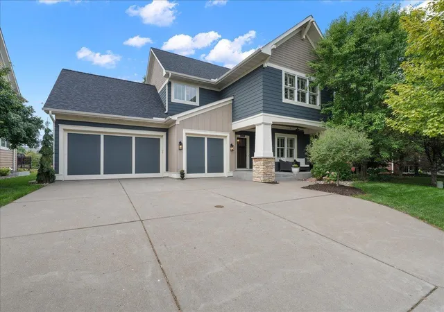 Photo 1 of Single family home for sale at 11605 Ivywood Trl, Saint Paul, MN 55129 | MLS# 7154501 | Listing updated on 2026-10-06