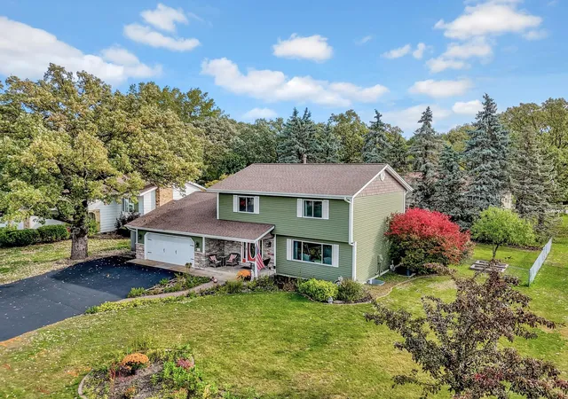Photo 3 of Single family home for sale at 9653 Able St NE, Minneapolis, MN 55434 | MLS# 7154512 | Listing updated on 2026-10-08