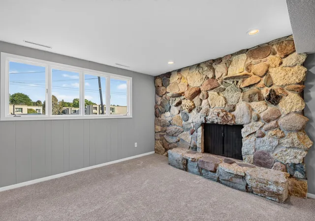 Photo 4 of Single family home for sale at 528 19th Street NW, Rochester, MN 55901 | MLS# 7154521 | Listing updated on 2026-10-06