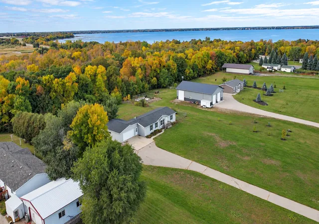 Photo 4 of Single family home for sale at 21049 Westwood Dr, Clitherall, MN 56524 | MLS# 7154523 | Listing updated on 2026-10-06