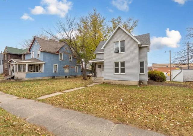 Photo 3 of Multi family home for sale at 214 W College St, Albert Lea, MN 56007 | MLS# 7154528 | Listing updated on 2026-10-03