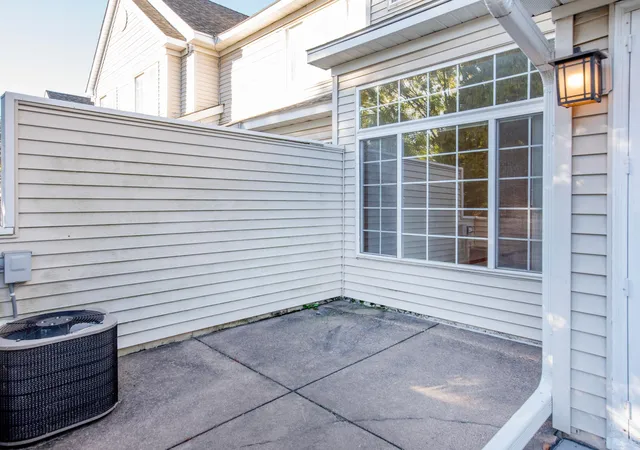 Photo 3 of Single family home for sale at 9175 Troon Ct, Saint Paul, MN 55125 | MLS# 7154532 | Listing updated on 2026-10-09