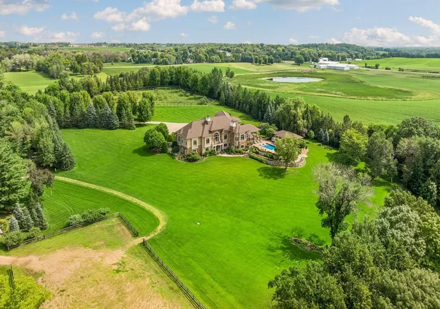 Photo 3 of Mansion for sale at 4675 County Rd 11, Loretto, MN 55357 | MLS# 7154538 | Listing updated on 2026-10-08