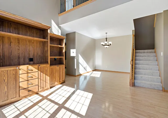 Photo 4 of Single family home for sale at 18043 Kindred Ct, Lakeville, MN 55044 | MLS# 7154555 | Listing updated on 2026-10-07