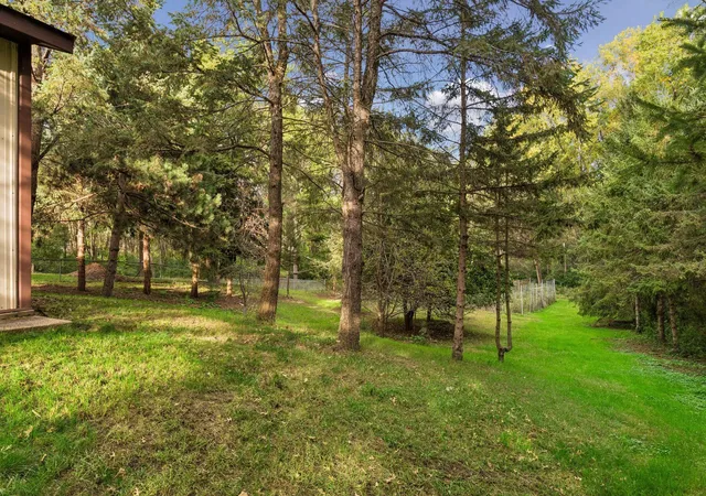 Photo 4 of Single family home for sale at 3548 Edgerton St, Saint Paul, MN 55127 | MLS# 7154559 | Listing updated on 2026-10-07