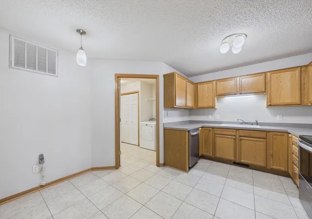 Photo 4 of Single family home for sale at 17254 Marshfield Ln SE, Prior Lake, MN 55372 | MLS# 7154560 | Listing updated on 2026-10-07