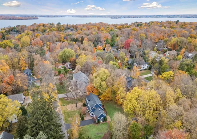 Photo 2 of Single family home for sale at 18930 Azure Rd, Wayzata, MN 55391 | MLS# 7154565 | Listing updated on 2026-10-27