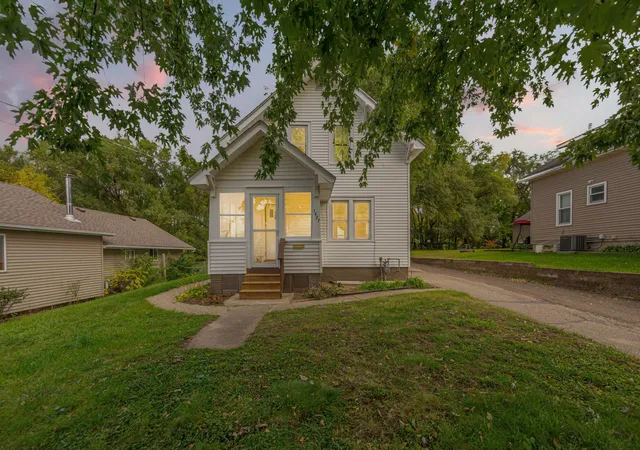 Photo 1 of Single family home for sale at 1427 Central Ave N, Faribault, MN 55021 | MLS# 7154569 | Listing updated on 2026-10-10