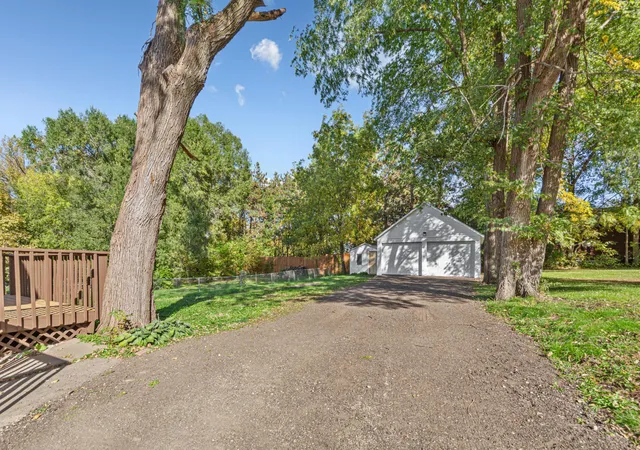 Photo 4 of Single family home for sale at 1427 Central Ave N, Faribault, MN 55021 | MLS# 7154569 | Listing updated on 2026-10-10