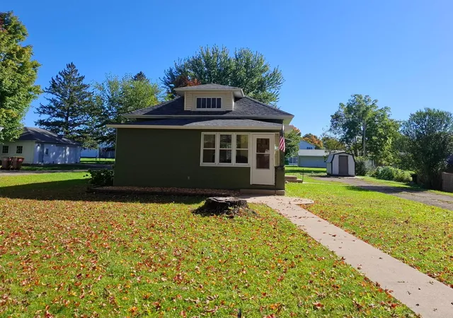 Photo 1 of Single family home for sale at 625 N Section Ave, Spring Valley, MN 55975 | MLS# 7154579 | Listing updated on 2026-10-13