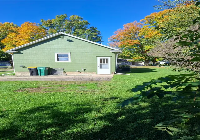 Photo 3 of Single family home for sale at 625 N Section Ave, Spring Valley, MN 55975 | MLS# 7154579 | Listing updated on 2026-10-13