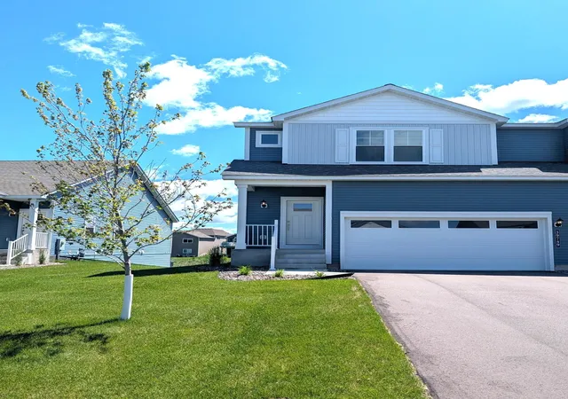 Photo 2 of Single family home for sale at 39749 Fallbrook Ave, North Branch, MN 55056 | MLS# 7154606 | Listing updated on 2026-10-03