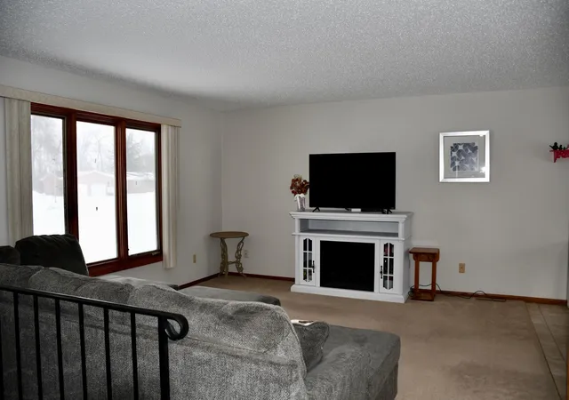Photo 3 of Single family home for sale at 131 Belleville Ct, Thief River Falls, MN 56701 | MLS# 7154625 | Listing updated on 2026-10-03