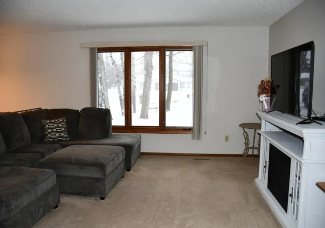 Photo 4 of Single family home for sale at 131 Belleville Ct, Thief River Falls, MN 56701 | MLS# 7154625 | Listing updated on 2026-10-03