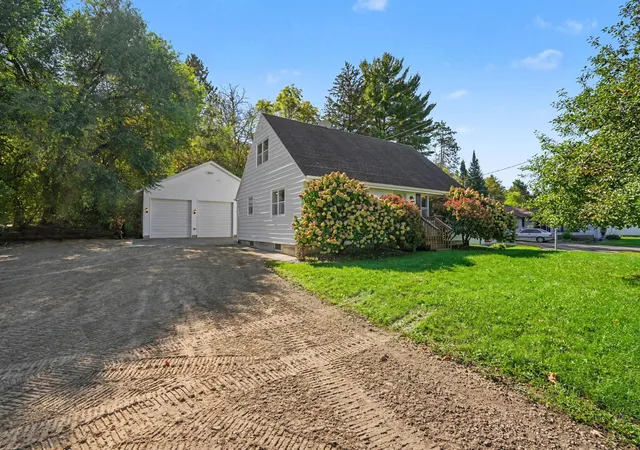 Photo 1 of Sale Pending at 435 Spring Crk Rd S, Red Wing, MN 55066 | MLS# 7154633 | Listing updated on 2026-10-16