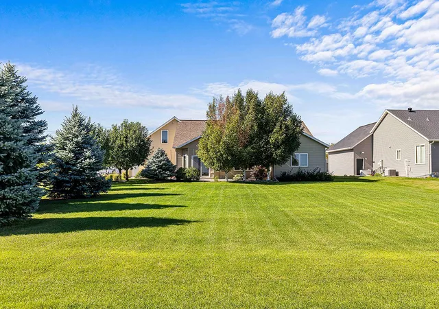 Photo 4 of Single family home for sale at 812 S 36th Street, Moorhead, MN 56560 | MLS# 7154668 | Listing updated on 2026-10-07