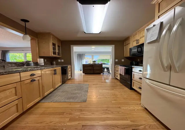 Photo 3 of Single family home for sale at 101 37th Avenue S, Moorhead, MN 56560 | MLS# 7154683 | Listing updated on 2026-10-17