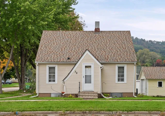 Photo 1 of Single family home for sale at 36 S Elm St, La Crescent, MN 55947 | MLS# 7154690 | Listing updated on 2026-10-06
