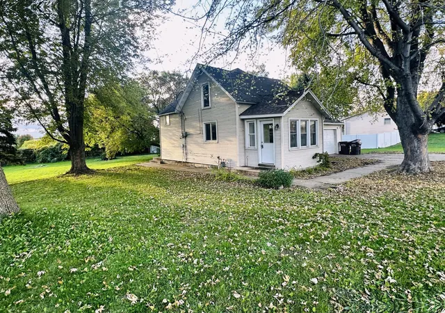Photo 1 of Single family home for sale at 523 Oak Ave N, Maple Lake, MN 55358 | MLS# 7154698 | Listing updated on 2026-10-04