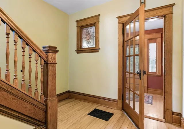 Photo 3 of Single family home for sale at 314 Baker St W, Saint Paul, MN 55107 | MLS# 7154701 | Listing updated on 2026-10-16