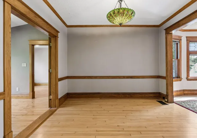 Photo 4 of Single family home for sale at 314 Baker St W, Saint Paul, MN 55107 | MLS# 7154701 | Listing updated on 2026-10-16