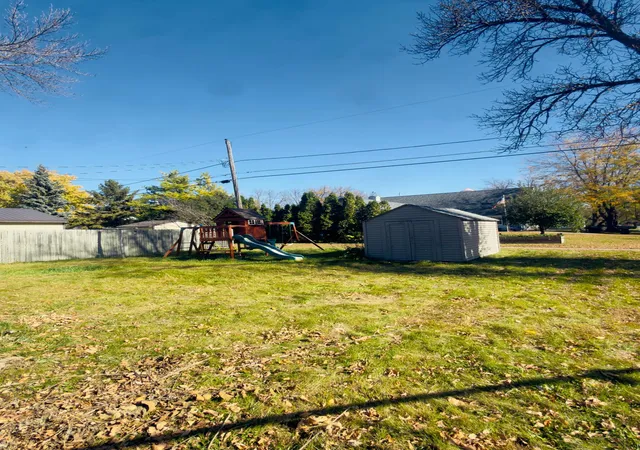 Photo 3 of Single family home for sale at 361 S 9th Street, Bird Island, MN 55310 | MLS# 7154707 | Listing updated on 2026-10-20