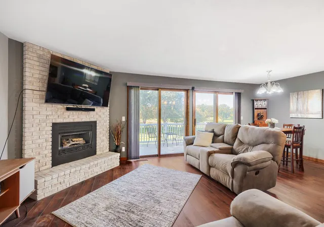 Listing Photo 5 - Condo for sale in building located at 14411 Fairway Dr, Eden Prairie, MN 55344