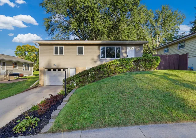 Single family home for sale at 2642 11th Avenue NW, Rochester, MN 55901 | MLS# 7154758