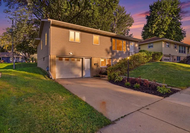 Photo 1 of Single family home for sale at 2642 11th Avenue NW, Rochester, MN 55901 | MLS# 7154758 | Listing updated on 2026-10-08