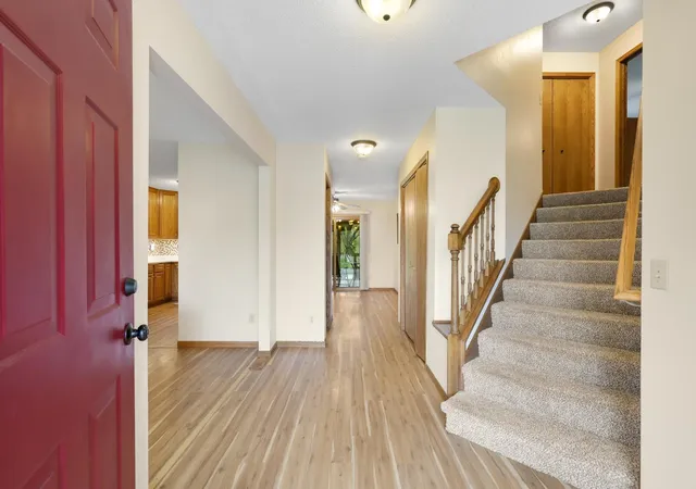 Photo 3 of Single family home for sale at 1001 Forest Glen Ct, Burnsville, MN 55337 | MLS# 7154782 | Listing updated on 2026-10-09