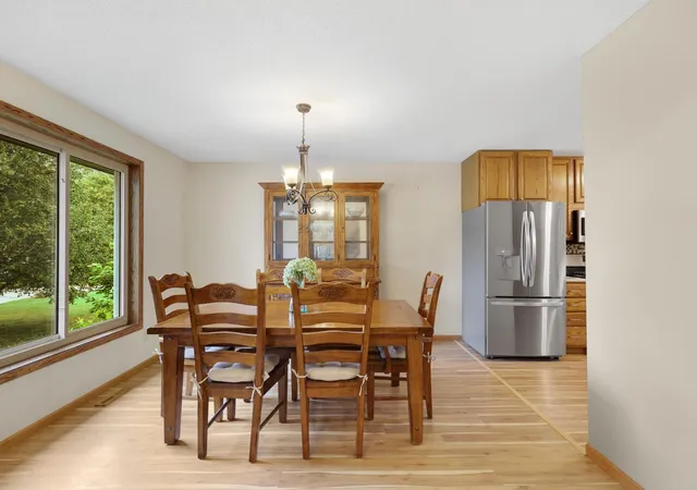 Photo 3 of Single family home for sale at 1001 Forest Glen Ct, Burnsville, MN 55337 | MLS# 7154782 | Listing updated on 2026-10-05
