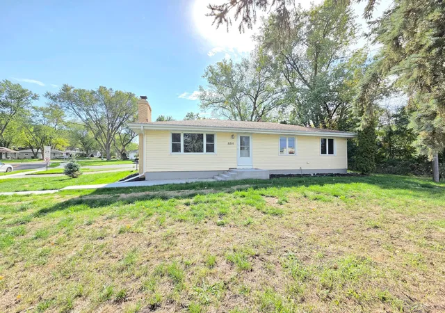 Photo 1 of Single family home for sale at 5201 W 84th Street, Minneapolis, MN 55437 | MLS# 7154795 | Listing updated on 2026-10-06