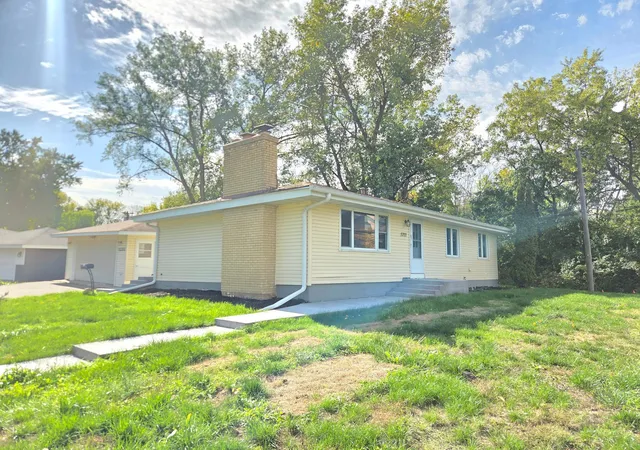 Photo 2 of Single family home for sale at 5201 W 84th Street, Minneapolis, MN 55437 | MLS# 7154795 | Listing updated on 2026-10-06
